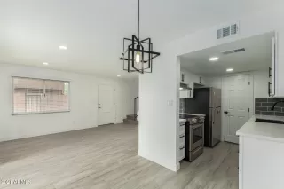 Photo #6: 6222722 Listing