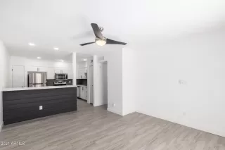 Photo #5: 6222726 Listing