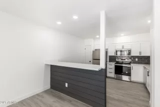 Photo #6: 6222726 Listing