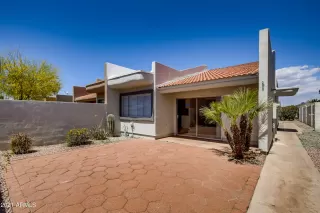 Photo #4: 6222950 Listing