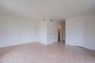 Photo #4: 6223039 Listing