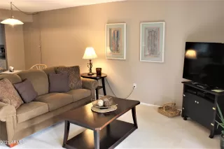 Photo #5: 6223177 Listing 