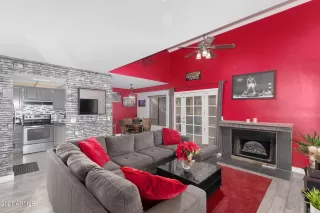 Photo #2: 6223260 Listing