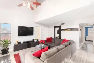 Photo #4: 6223260 Listing