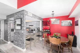 Photo #5: 6223260 Listing