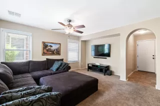 Photo #2: 6223280 Listing