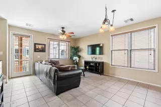 Photo #6: 6223280 Listing