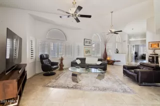 Photo #6: 6223416 Listing