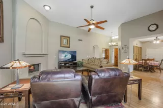 Photo #3: 6223576 Listing