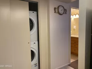 Photo #6: 6223758 Listing