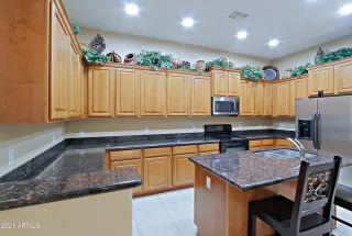 Photo #5: 6223998 Listing