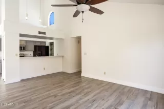 Photo #4: 6224358 Listing