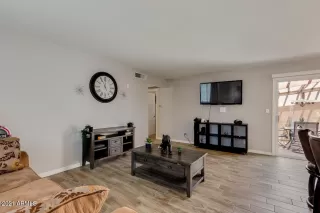 Photo #5: 6224971 Listing