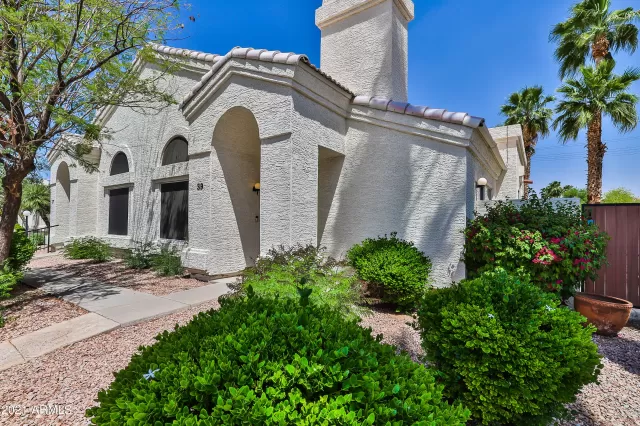 MLS: 6225052 Condo For Sale