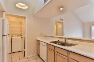 Photo #6: 6225052 Listing 