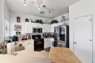 Photo #5: 6225171 Listing