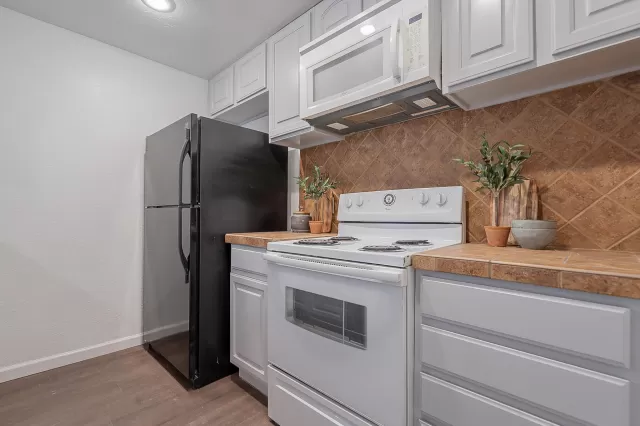 MLS: 6225832 Condo For Sale