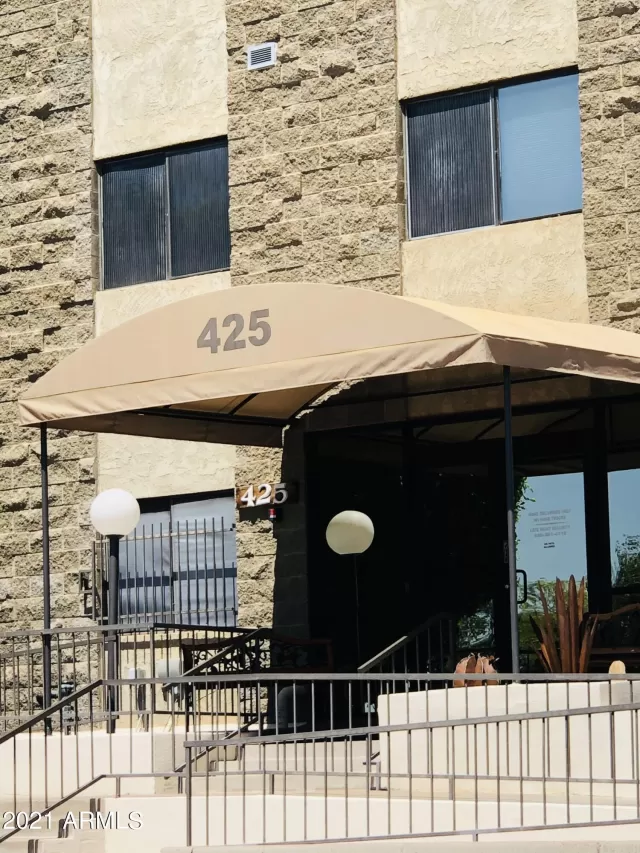 MLS: 6226154 Condo For Sale