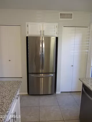 Photo #5: 6226618 Listing