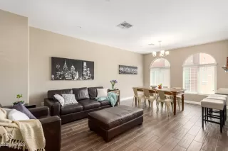 Photo #2: 6226862 Listing 