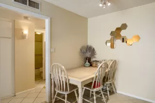 Photo #6: 6227303 Listing