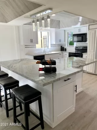 Photo #5: 6228248 Listing