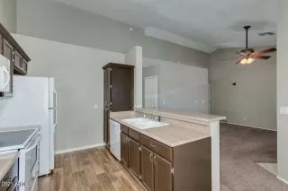 Photo #4: 6229077 Listing