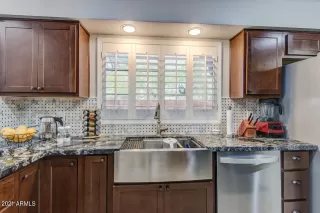 Photo #5: 6229640 Listing