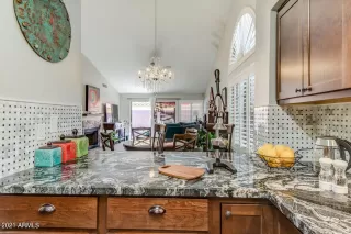 Photo #6: 6229640 Listing