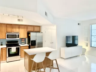 Photo #3: 6229743 Listing