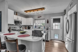 Photo #3: 6230170 Listing 