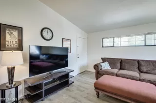 Photo #6: 6230361 Listing