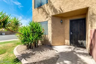 Photo #4: 6231001 Listing