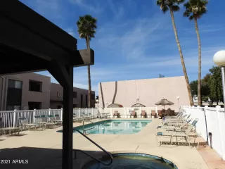 Photo #2: 6231409 Listing 