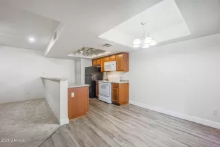 Photo #2: 6232062 Listing