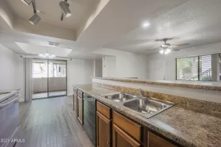 Photo #4: 6232062 Listing