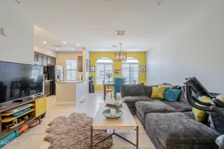 Photo #6: 6232287 Listing 