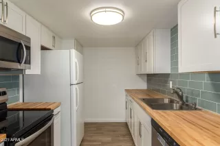 Photo #6: 6233674 Listing