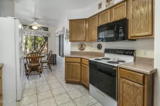 Photo #5: 6234329 Listing