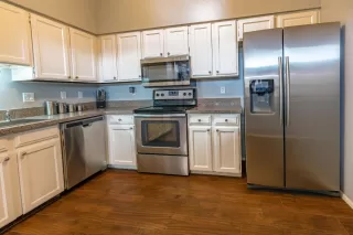 Photo #3: 6234930 Listing