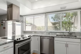 Photo #5: 6234969 Listing