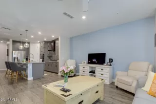 Photo #5: 6235416 Listing