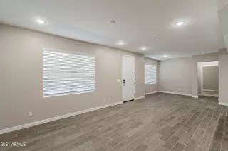 Photo #5: 6235886 Listing