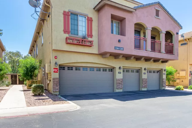 MLS: 6235932 Condo For Sale