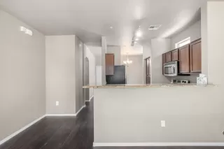 Photo #5: 6235932 Listing