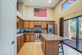 Photo #3: 6235968 Listing