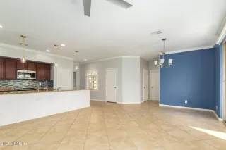 Photo #2: 6236276 Listing