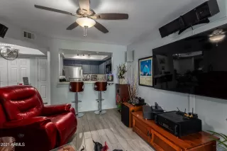 Photo #5: 6236520 Listing