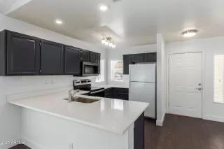 Photo #2: 6236561 Listing