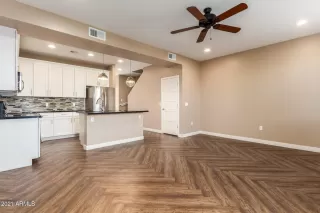 Photo #3: 6236775 Listing